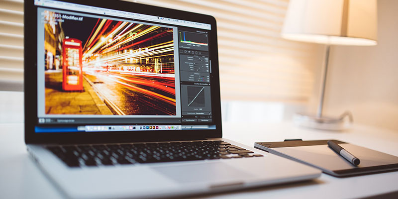 オウンドメディアとは？