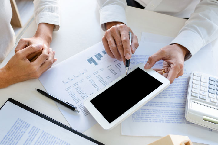 動画制作にかかるコストを抑えられる