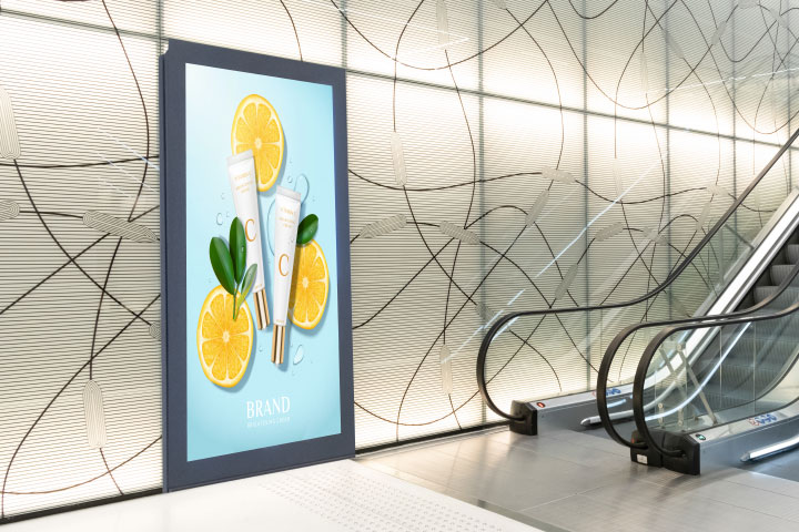 ポスターや看板より人目を引きやすい